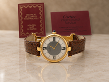 Lade das Bild in den Galerie-Viewer, Cartier Must Vermeil Ref. 590003 – Klassische Eleganz in zeitlosem Design
