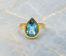 Lade das Bild in den Galerie-Viewer, Vintage Schmuck I Gold Ring I 14 Karat 585K I *Aquamarin Blautopas*