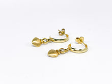 Lade das Bild in den Galerie-Viewer, Herzförmige Ohrringe Creolen I Gold Goldschmuck I Herz I Liebe I 8 Karat 333K