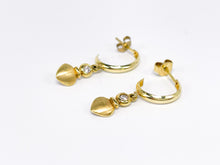Lade das Bild in den Galerie-Viewer, Herzförmige Ohrringe Creolen I Gold Goldschmuck I Herz I Liebe I 8 Karat 333K
