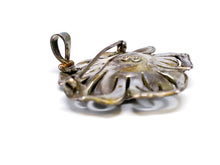 Lade das Bild in den Galerie-Viewer, Vintage Antik Schmuck I Flower Power - Blumen Stil I Silber I Anhänger Brosche I 835er