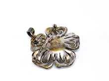 Lade das Bild in den Galerie-Viewer, Vintage Antik Schmuck I Flower Power - Blumen Stil I Silber I Anhänger Brosche I 835er