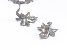 Lade das Bild in den Galerie-Viewer, Vintage Antik Schmuck Set I Blätter Blumen Stil I Silber I Kette Collier Ohrringe I 935er