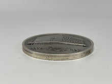 Lade das Bild in den Galerie-Viewer, Irak Silbermedaille 1972 – Zentralbank Irak – Öl-Verstaatlichung – Huguenin – 101 gr