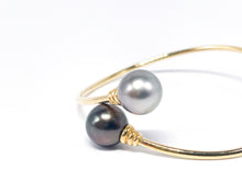 Lade das Bild in den Galerie-Viewer, Perlenschmuck I Perlen Schmuck I Perlen Gold Armband Armreif I Tahiti grau I 14 Karat 585K