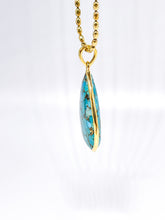 Lade das Bild in den Galerie-Viewer, Vintage Schmuck I Türkis Tropfenform I Cabochon I vergoldet I 925er Silber