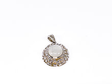 Lade das Bild in den Galerie-Viewer, Vintage - Antik "Mondstein" I Schmuck I Anhänger I 925er Silber