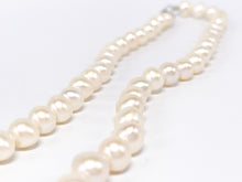 Lade das Bild in den Galerie-Viewer, Vintage Schmuck | Perlen Halskette | Kette | weiß-beige | 44cm 35gr 925er Silber