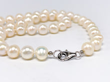 Lade das Bild in den Galerie-Viewer, Vintage Schmuck | Perlen Halskette | Kette | weiß-beige | 44cm 35gr 925er Silber