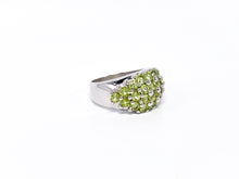 Lade das Bild in den Galerie-Viewer, Silberschmuck I Ring I hellgrüne Steine I "HAN" THAILAND I 925er Silber