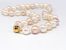 Lade das Bild in den Galerie-Viewer, Vintage I Perlenkette I Perlenschmuck I Unisex Perlen Kette Halskette I weiß rosa I Ø 10,6mm 14 Karat 585K