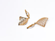 Lade das Bild in den Galerie-Viewer, Vintage Schmuck | Gold Rotgold Roségold | längere hängende Ohrringe | Raute | 14 Karat 585K