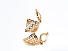 Lade das Bild in den Galerie-Viewer, Vintage Schmuck | Gold Rotgold Roségold | längere hängende Ohrringe | Raute | 14 Karat 585K