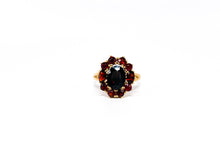 Lade das Bild in den Galerie-Viewer, Vintage I Schmuck I H & S Gold Ring I Granat rot I 14 Karat 585K