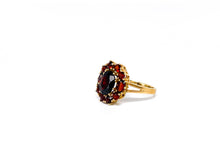 Lade das Bild in den Galerie-Viewer, Vintage I Schmuck I H & S Gold Ring I Granat rot I 14 Karat 585K