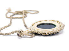 Lade das Bild in den Galerie-Viewer, Vintage Schmuck I "Onyx" "schwarzer Stein" I Anhänger + Kette