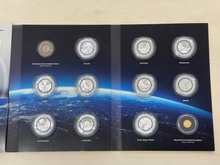 Lade das Bild in den Galerie-Viewer, Blauer Planet Erde Deutsche Gedenkausgaben Set 1x 5€ 10x Silber 333 1x Gold 585