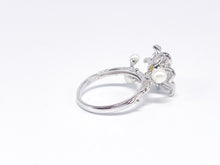 Lade das Bild in den Galerie-Viewer, Blumen Silber Ring | Silberschmuck | Schmuck | gelber Stein weiße Perlen | Gr. 63 | 925er