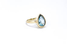 Lade das Bild in den Galerie-Viewer, Vintage Schmuck I Gold Ring I 14 Karat 585K I *Aquamarin Blautopas*