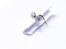 Lade das Bild in den Galerie-Viewer, Antik Vintage Ring I Schmuck I Gold Weißgold 0,81ct Diamanten I LUPENREIN - IF I "Verlobungsring" + Original Zertifikat