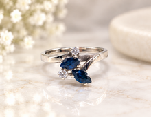 Lade das Bild in den Galerie-Viewer, Antik Vintage Retro Goldschmuck Gold Ring I Saphirblau + Diamanten I 14 Karat 585K
