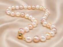 Lade das Bild in den Galerie-Viewer, Vintage I Perlenkette I Perlenschmuck I Unisex Perlen Kette Halskette I weiß rosa I Ø 10,6mm 14 Karat 585K
