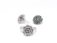 Lade das Bild in den Galerie-Viewer, Vintage Schmuck | Silber Silberschmuck | Blumen Ring + Ohrstecker/ Ohrringe| Gr. 54 | 925er
