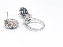 Lade das Bild in den Galerie-Viewer, Vintage Schmuck | Silber Silberschmuck | Blumen Ring + Ohrstecker/ Ohrringe| Gr. 54 | 925er
