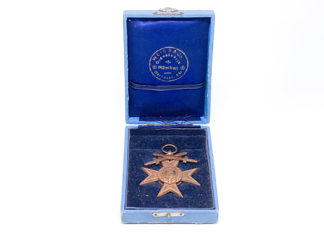 Militaria | Militärverdienstkreuz 3. Klasse mit Schwertern + Etui | Deutschland