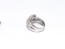 Lade das Bild in den Galerie-Viewer, Luxus Italy Weißgold Damen Schmuck Set Creolen Anhänger Ring 54 | 18 Karat 750K
